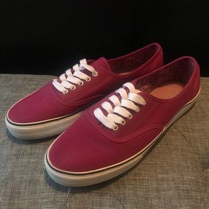 Like New Mossimo Sneaker